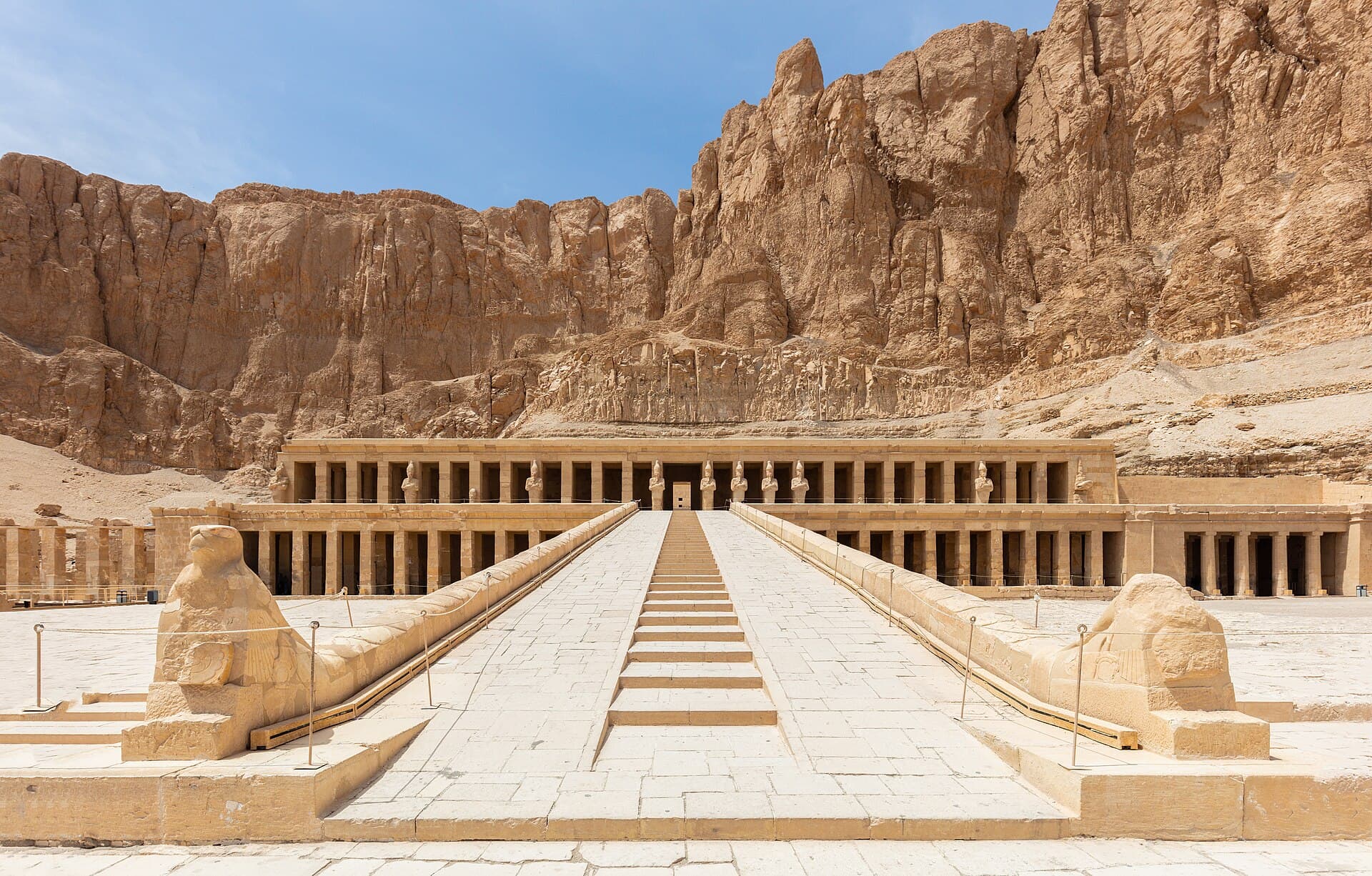 4-Day Dahabiya Cruise from Aswan to Luxor