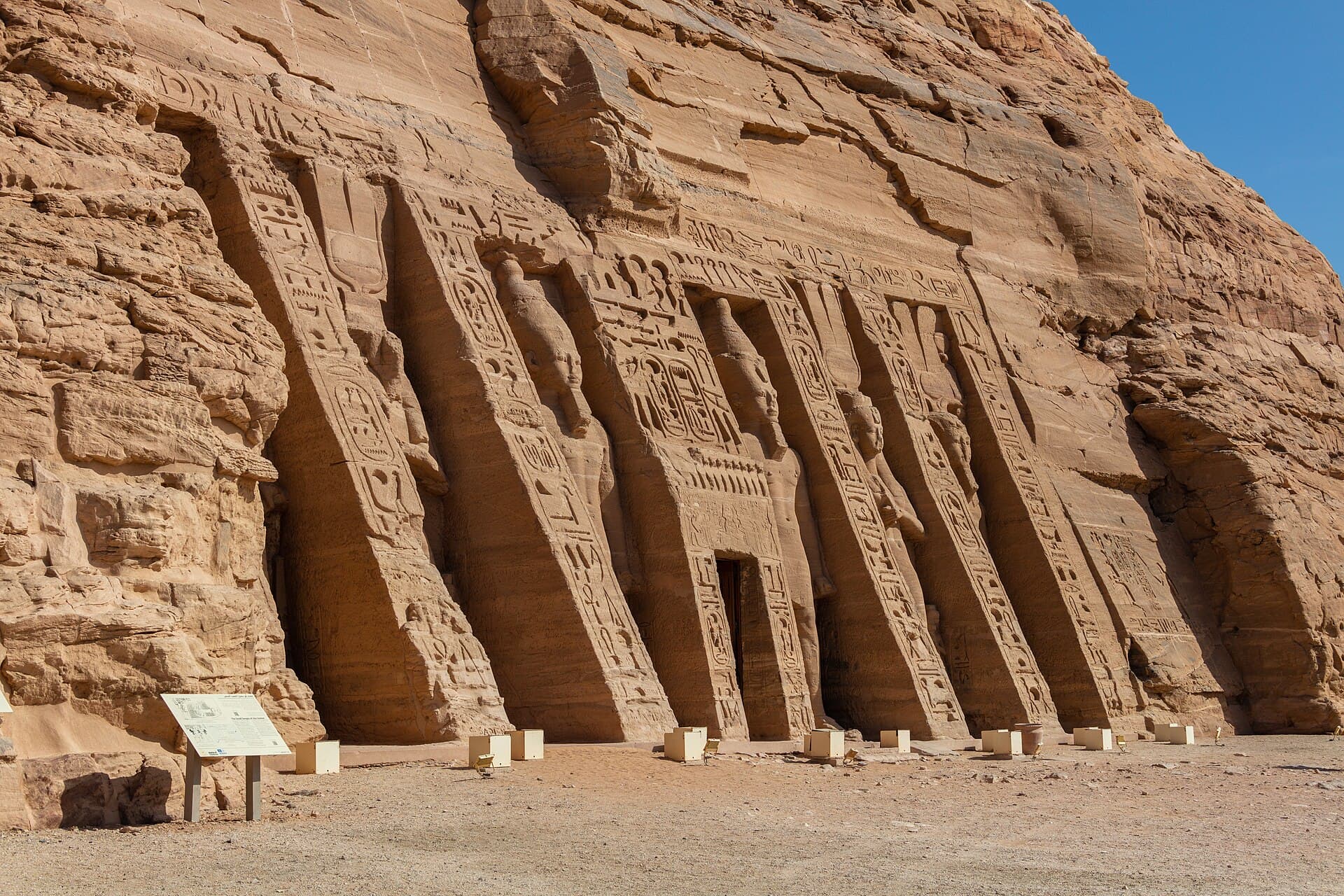 Aswan & Abu Simbel Overnight with Dolphin House Reef
